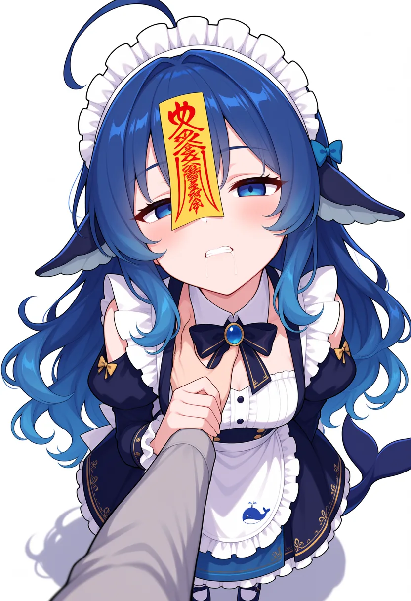 单幅半身插画：蓝发蓝眼、带鳍耳与鱼尾的 DeepSeek娘 身着深蓝与白色相间的女仆装，头戴荷叶边头饰并系蓝色蝴蝶结，额前贴一道黄底朱红符咒，围裙上印有蓝色鲸鱼图案。她面色泛红、嘴角垂涎，双手抓住画面外伸来的手臂，以贴身视角构图呈现僵尸题材。