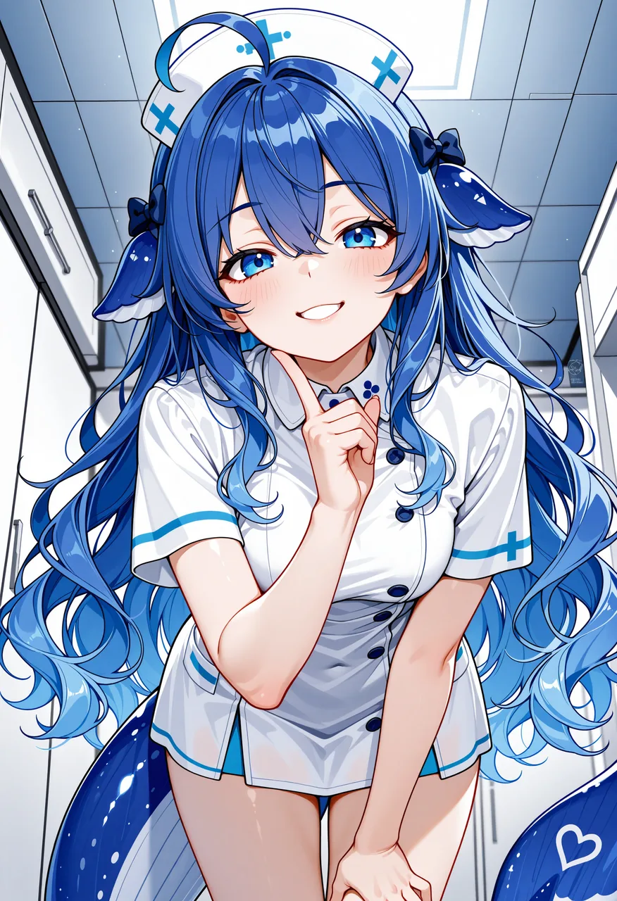 DeepSeek娘化身护士的插画：白色短袖护士服配蓝十字护胸帽，蓝色长发两侧别着深蓝蝴蝶结与鲸鱼鳍状发饰，身后拖着带心形图案的鲸鱼尾巴。人物位于略带透视的医院走廊中，一手竖起食指、偏头露出狡黠的笑意。