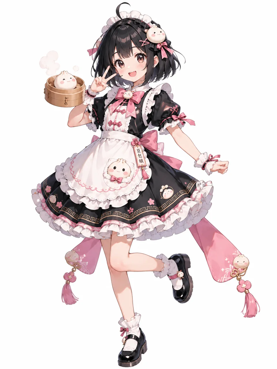 白背景の全身立ち絵。豆包を擬人化した少女が黒とピンクのフリルメイド服をまとい、湯気の立つ蒸籠入りの中華まんを手に持つ。エプロンや髪飾りも中華まんの形。