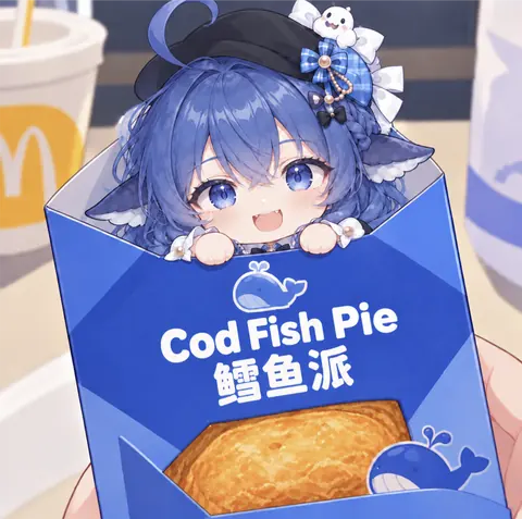 快餐店背景中，一只印有鲸鱼标志的蓝色纸盒上写着「Cod Fish Pie 鳕鱼派」，Q 版 DeepSeek 娘从盒子里探出头和双手，张嘴笑着看镜头，身侧露出蓝白配色的鲸鱼耳鳍与蝴蝶结发饰；盒中可见金黄色派饼，背景是带标志的饮料纸杯。